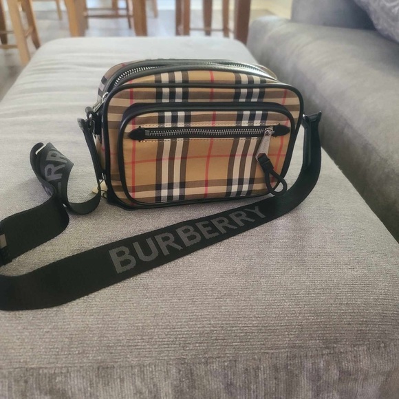 Burberry Cross Body Paddy Bag - Picture 2 of 4